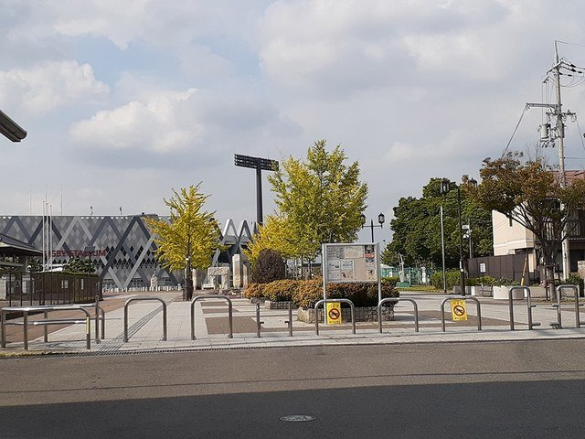 ラガーコートの周辺|花園中央公園様まで826m