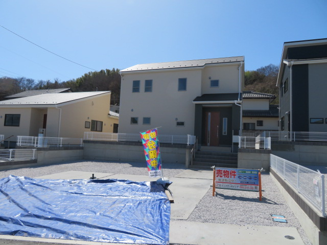 第1高崎根小屋（全3棟）2号棟の前面道路含む現地写真