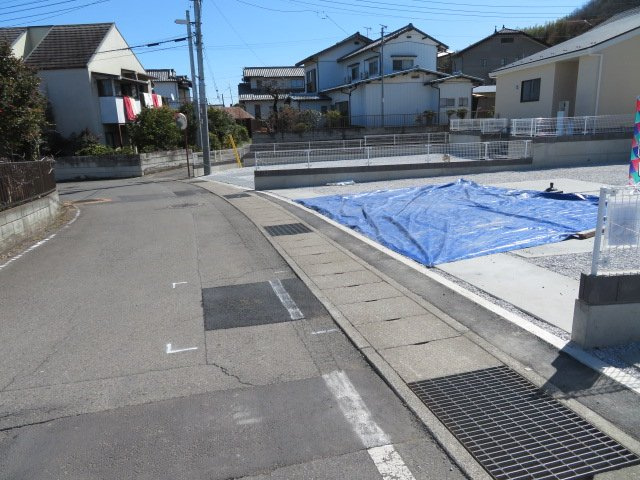 第1高崎根小屋（全3棟）2号棟の前面道路含む現地写真