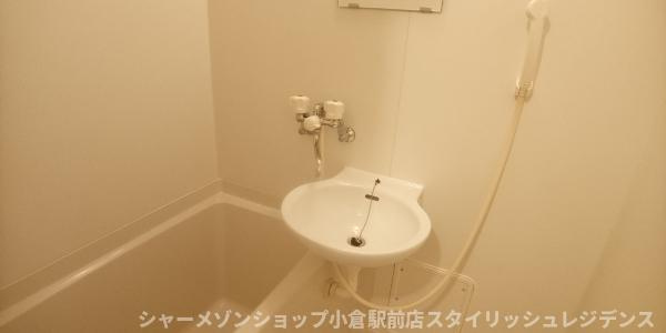 レオパレス裕也の浴室|設備仕様は号室により異なる為、現況を優先とします。