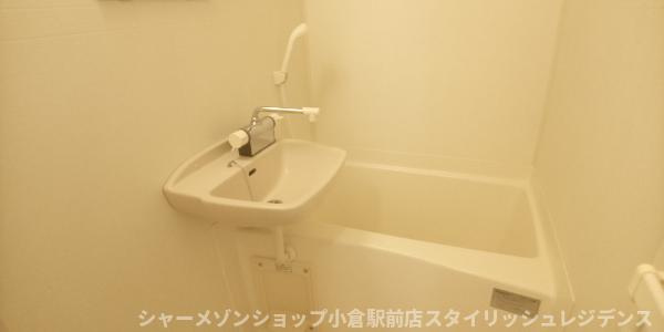 レオパレス下石田の浴室