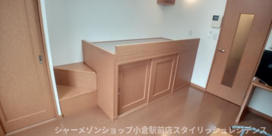 レオパレス下石田の収納|収納つきベット