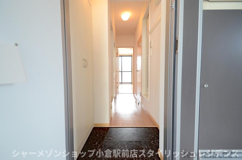 レオパレスＫＡＺＵの玄関|設備・使用は号室により異なる為、現況を優先致します。