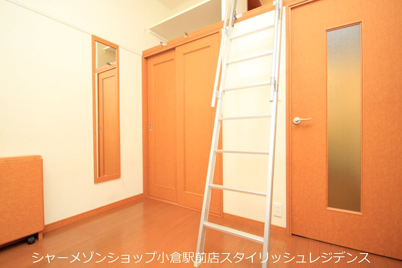 レオパレスTAKAYAMAの収納|※イメージ写真となるため、現況と異なる場合は現況を優先します