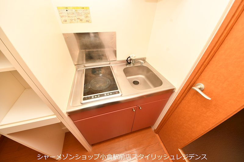 レオパレスUYのキッチン|写真と異なる場合は現況を優先します