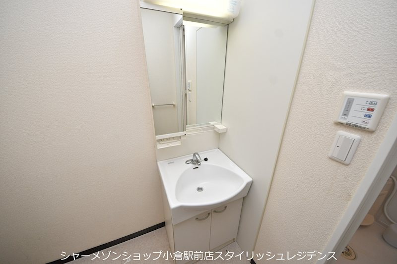 レオネクストサンビレッジの洗面所|現況と異なる場合は現況を優先します