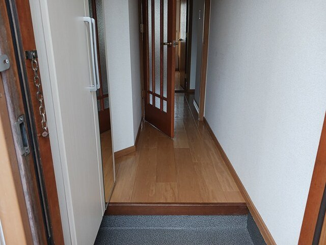 アルカサール幸　Ｂの玄関