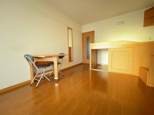 レオパレスゴールデンの寝室