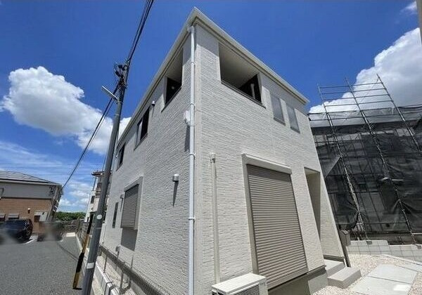 ドマーニ一色新町２号棟の外観