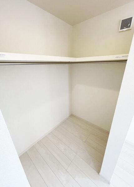 ドマーニ一色新町２号棟の収納