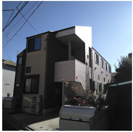 杉並区成田東５丁目のアパートのエントランス