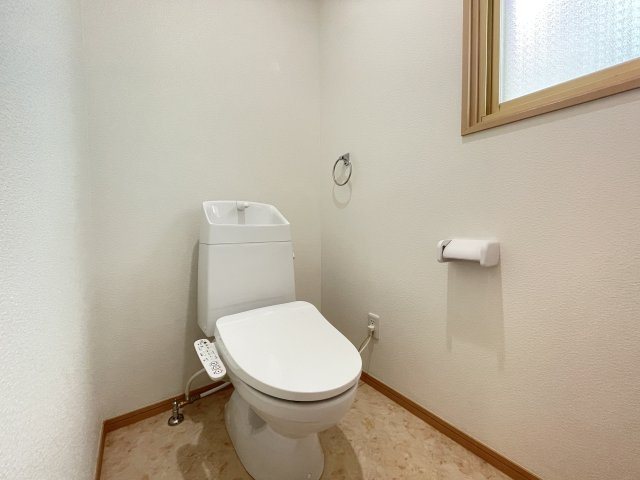 八戸市大字鮫町字ハン木沢のトイレ|【リフォーム済】トイレは新品に交換予定しました。
