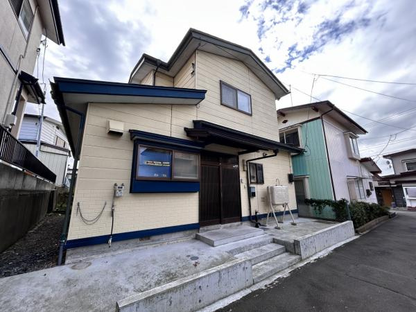 八戸市大字鮫町字ハン木沢のその他|【リフォーム前】外観写真です。屋根外壁塗装を行います。
