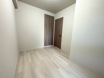 【洋室】 | レ・ジェイド高槻宮野町