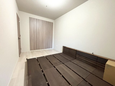 【洋室】 | レ・ジェイド高槻宮野町