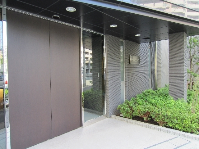 センテニアル王子神谷アネックスのエントランス|落ち着きのあるエントランス！