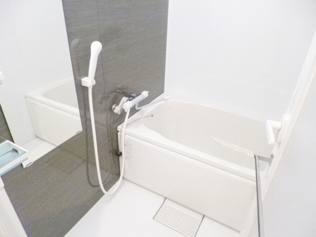 センテニアル王子神谷アネックスの浴室|シックな色合いのお風呂です☆