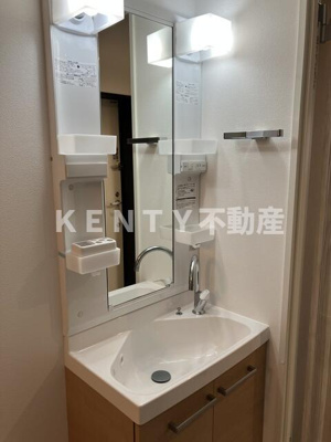 【洗面所】 | ＳＴＲＩＰＥＳ東大井 | スペースが確保できる洗面所です