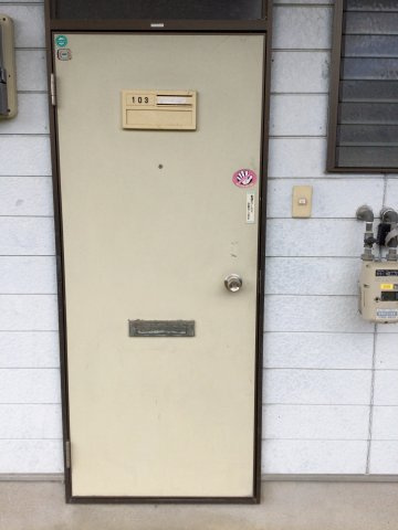 コーポ立花　2号棟の玄関