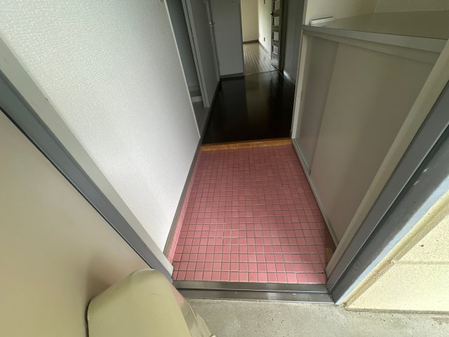 AG　MEGAたつのの玄関