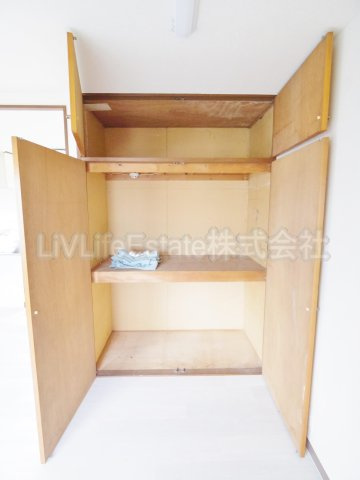 小平市小川東町４丁目の賃貸マンションの収納