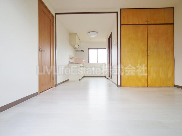 小平市小川東町４丁目の賃貸マンションの居間・リビング