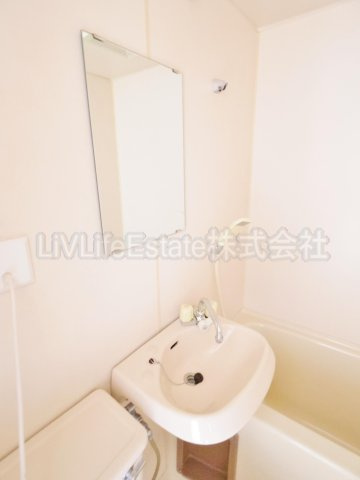 小平市小川東町４丁目の賃貸マンションの洗面所