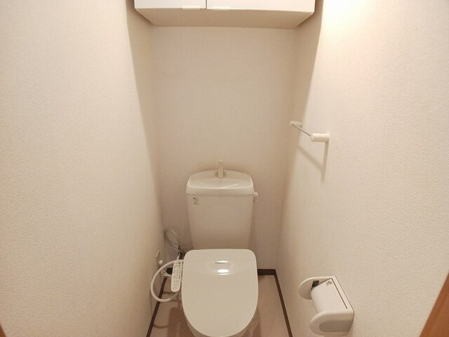 セレーノ大雪通りのトイレ|落ち着いた色調のトイレです