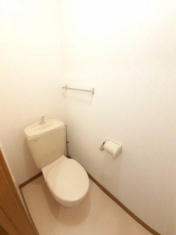 アーバン落合Ⅲのトイレ|コンパクトで使いやすいトイレです