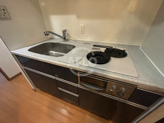 リーガル靭公園南のキッチン|リーガル靭公園南　グリル付2口ガスコンロ