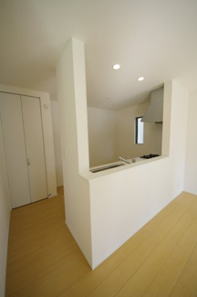 【外観】 | 【仲介手数料無料！！】府中市日新町3丁目　新築戸建て（全9棟）A号棟　5490万円 | 令和８年1月１８日撮影　建築中