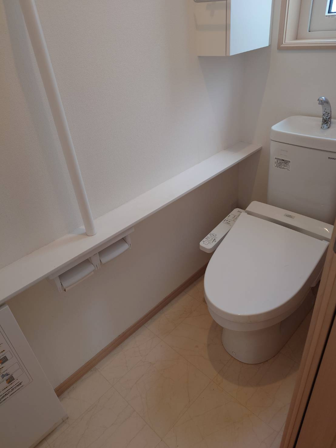 神戸市中央区籠池通4丁目戸建のトイレ