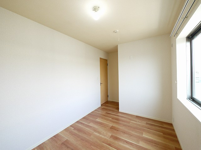 カルム・文の寝室|落ち着いて過ごせるお部屋なので、寝室にいかがでしょうか