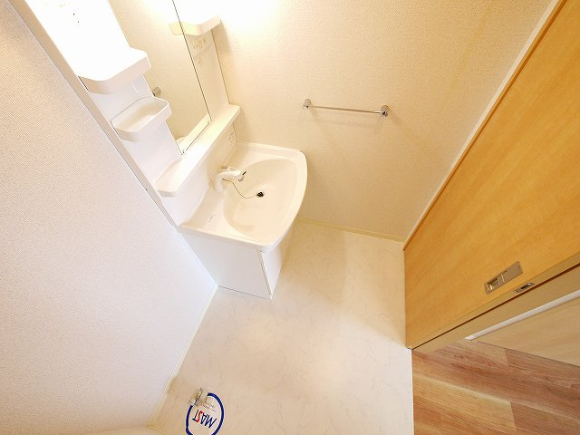 カルム・文の洗面所|ゆったりとスペースのある洗面所