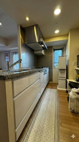 グランスイート白金高輪のキッチン|きれいなキッチンです
*AIにて家具・家電を消しております。