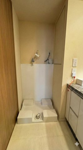 グランスイート白金高輪の脱衣所|*AIにて家具・家電を消しております。