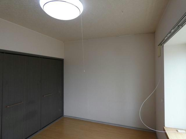 サンエイトの洋室