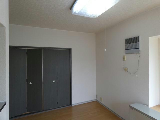 サンエイトの居間・リビング