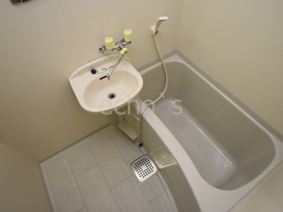 【浴室】 | アローフィールドTUDOI | きれいなお風呂です