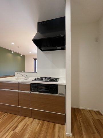 Rosa carrot⁺　～ローサキャロット～のキッチン|コンパクトなキッチンで掃除もラクラク