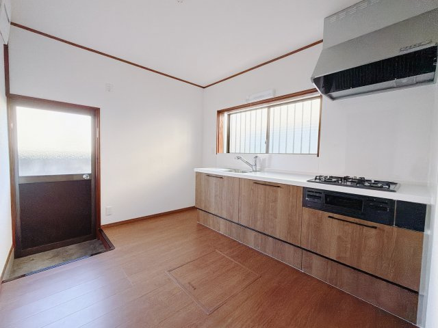 【中古戸建】前橋市日吉町1期のキッチン|■キッチン｜全スライド式収納キッチン♪お皿や鍋の出し入れもラクラクです（＾＾）！