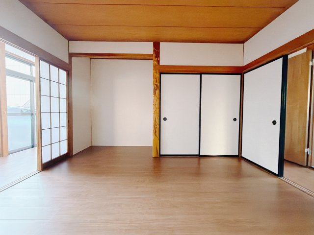 【中古戸建】前橋市日吉町1期の居間・リビング|■洋室｜家族でゆったりくつろげる、居心地の良いリビング♪賃貸と違って、テレビや音楽の音を気にしなくて良いことが嬉しいですね(*＾＾*)