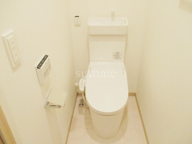 ＬＯＣ’Ｓ赤羽志茂のトイレ|温水洗浄便座付きです☆