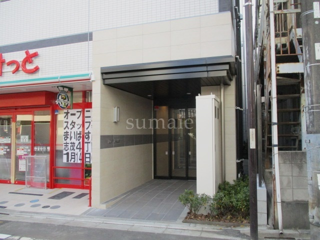 ＬＯＣ’Ｓ赤羽志茂のエントランス|建物正面です☆