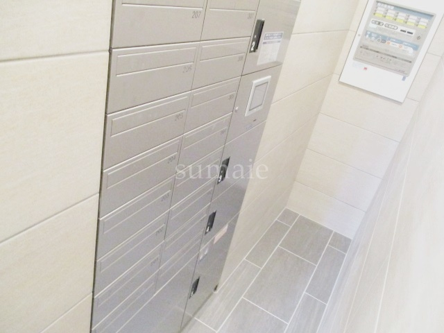 ＬＯＣ’Ｓ赤羽志茂のその他共用部分|集合郵便受けと宅配ボックスです☆