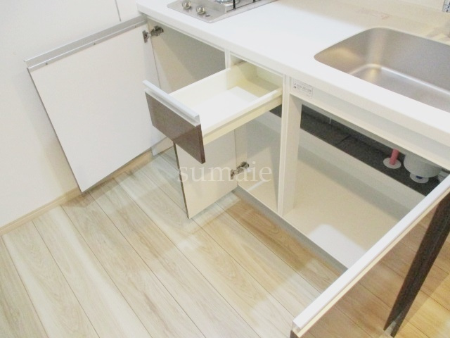 ＬＯＣ’Ｓ赤羽志茂のキッチン|キッチン下部の収納です☆