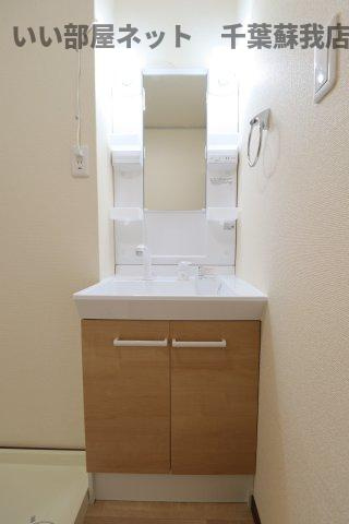 ヴェルメゾンおゆみ野　Ｃの洗面所|忙しい朝には欠かせない洗面所です