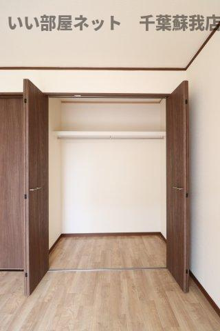 ヴェルメゾンおゆみ野　Ｃの収納|大きなスペースがあり、収納には困りません