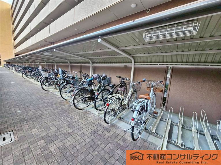 コスモ六甲ガーデンフォートの駐車場