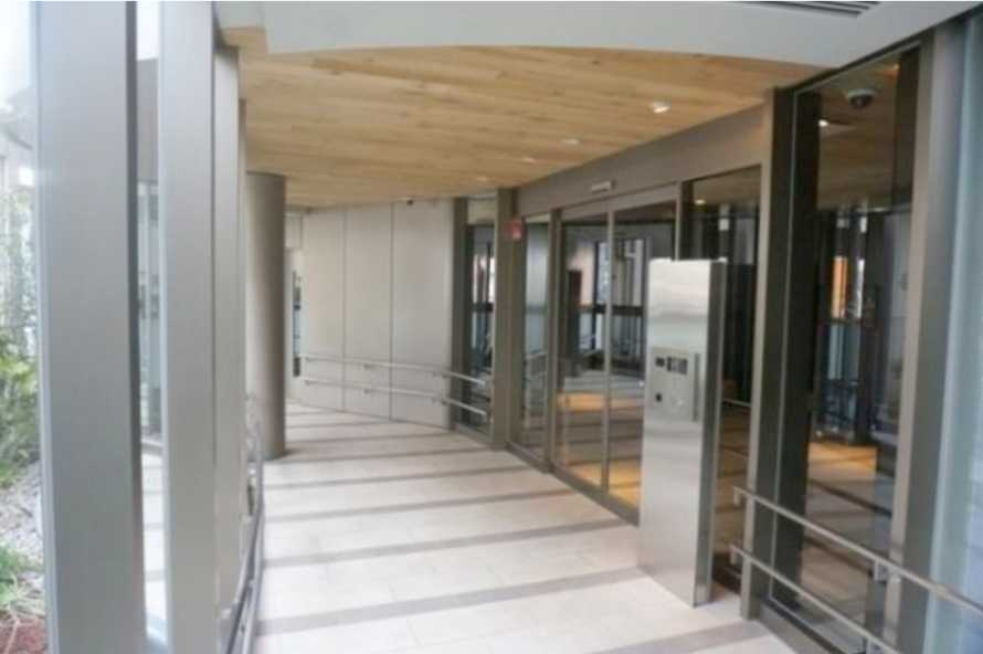 コンフォリア世田谷上馬　駅近　ペット相談　礼金０のエントランス